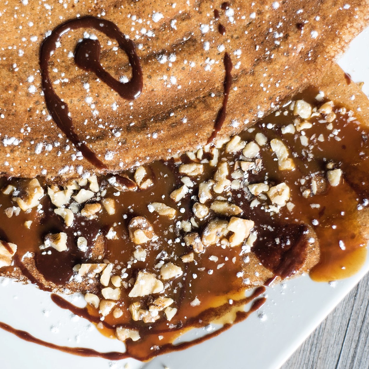 Crêpe Chocolat, caramel et noix de Grenoble