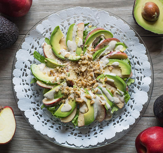 Salade d'avocats, pommes et noix de Grenoble